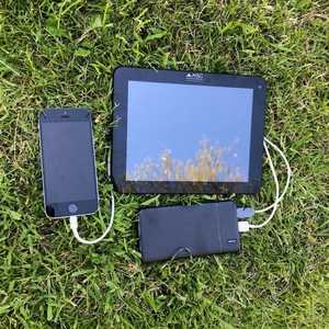 MSC 10Ah Slim charging iPhone and Tablet MSC 10Ah Slim charging iPhone and Tablet